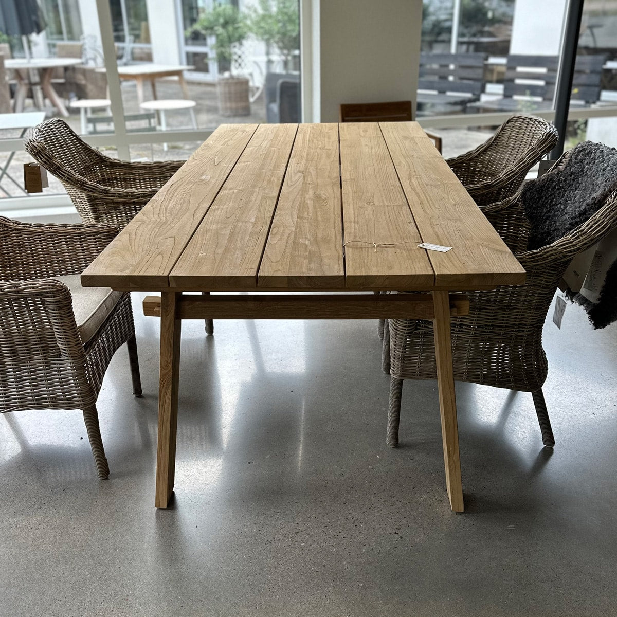 Sunwun matbord 220x100H77 teak