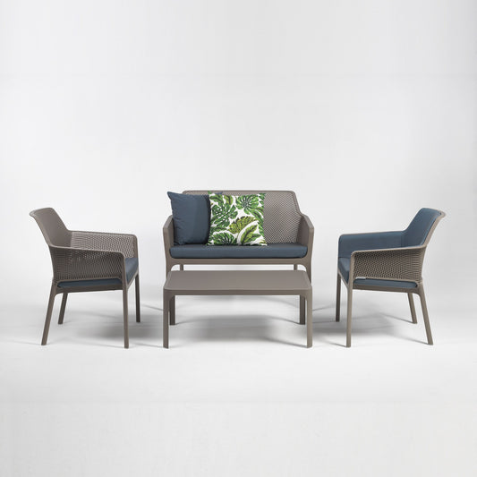 Nardi Net Loungegrupp – Net Bench soffa, två Net Relax loungefåtöljer och Net soffbord 100 i tortora